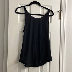 EUC size 6 lululemon tank